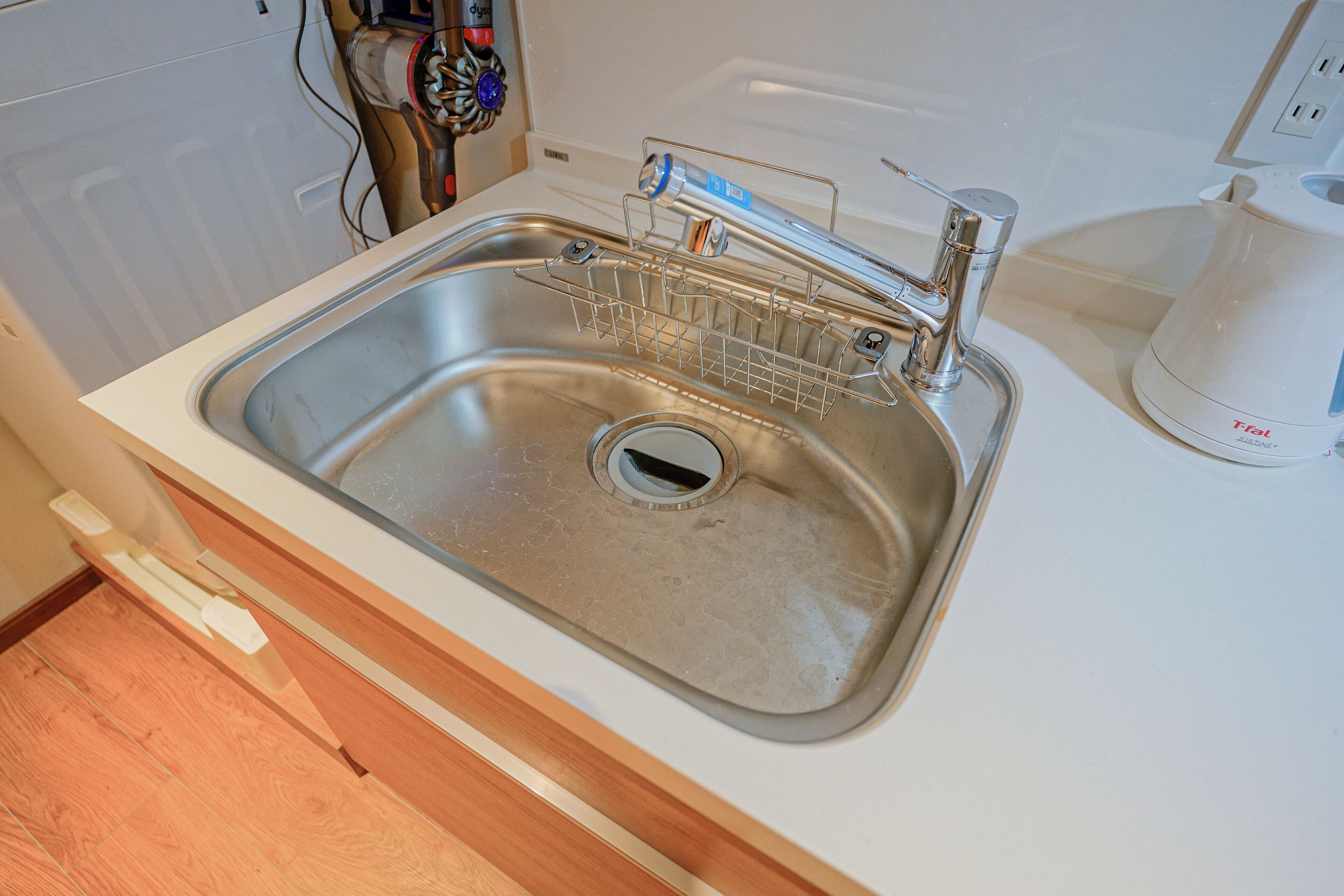 Classic Quadruple Room, 2 Double Beds, Non Smoking, Private Bathroom | Private kitchen | Full-sized fridge, microwave, stovetop, cookware/dishes/utensils