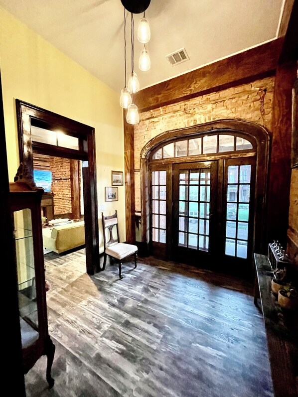 Interior - The Ginocchio Meyer Home! (Marshall)