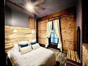 2 bedrooms, WiFi, bed sheets - The Ginocchio Meyer Home! (Marshall)