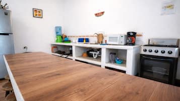 Exclusive-chalet, 2 makuuhuonetta | Yksityinen keittiö | Täysikokoinen jääkaappi, mikroaaltouuni, uuni