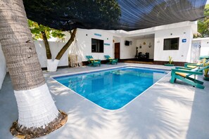 Una piscina cubierta