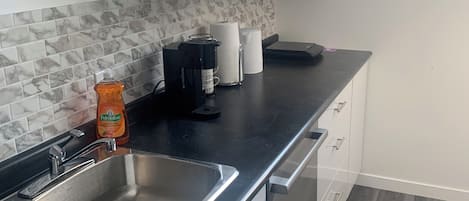 Mikrowelle, Ofen, Geschirrspüler