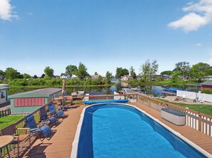 Piscine extérieure, piscine chauffée