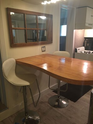 Dining - 1 BR + den East Van near The Drive & Trout Lake (Vancouver)