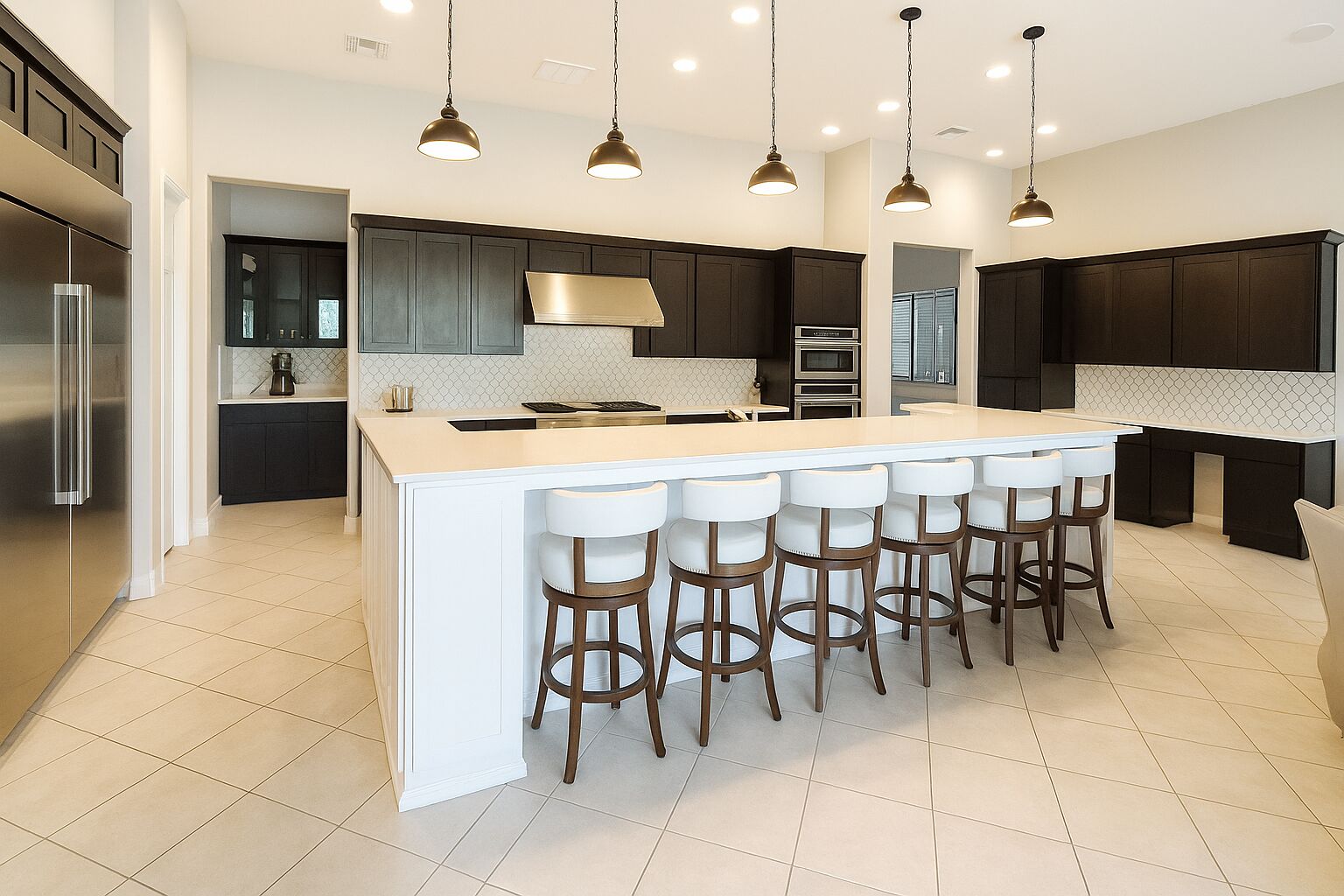 ثلاجة، ميكروويف، فرن، موقد طهي مسطح