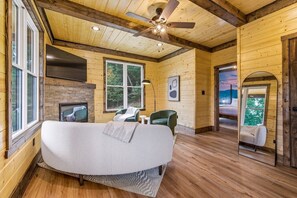 3 soverom, strykejern/-brett, wi-fi (inkludert) og sengetøy