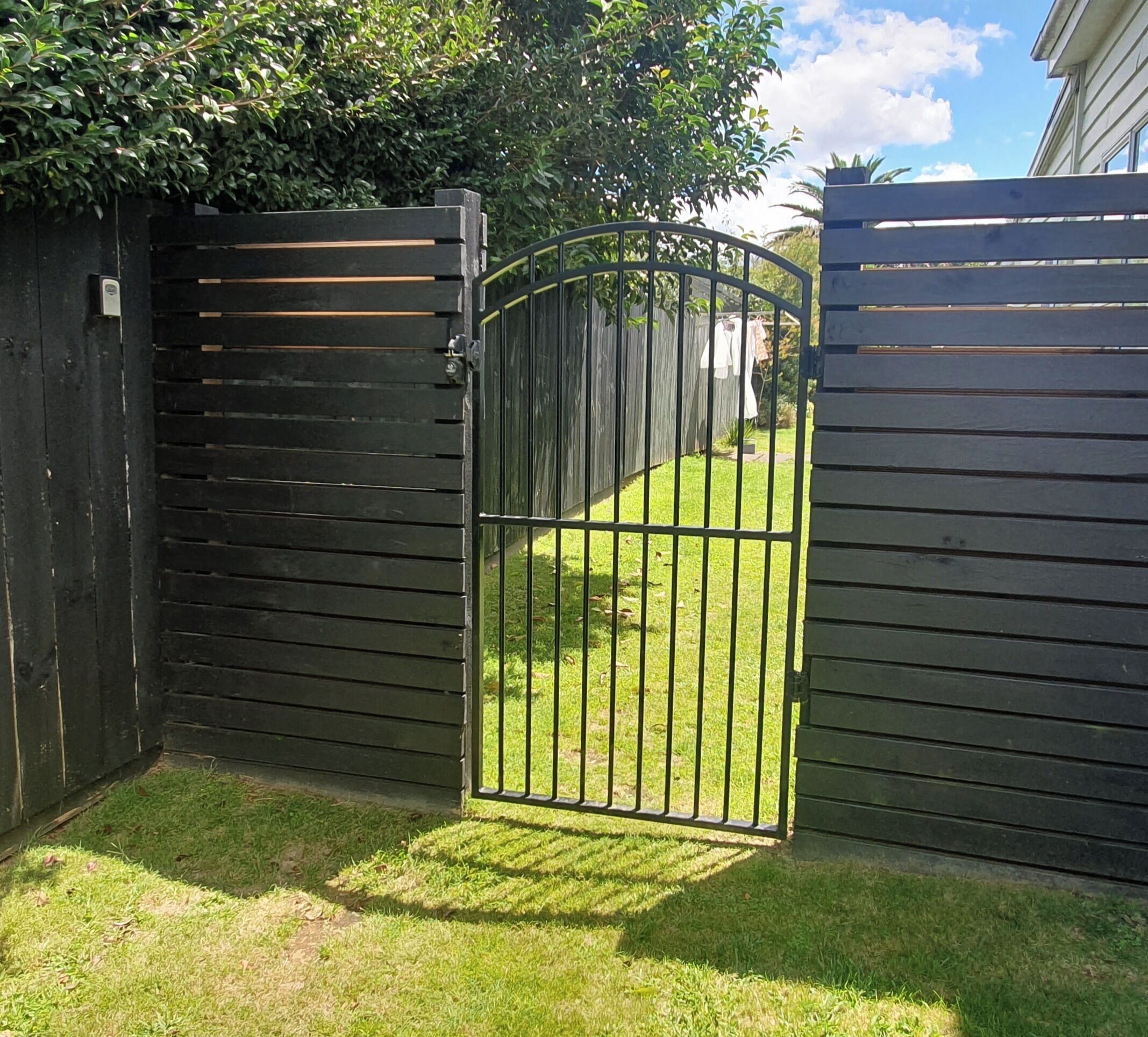 المنطقة المحيطة بالمنشأة