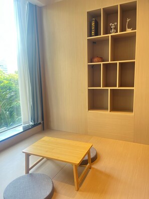 Phòng 2 giường đơn Business, quang cảnh thành phố | Bàn, bàn ủi/dụng cụ ủi quần áo, truy cập Internet không dây miễn phí 