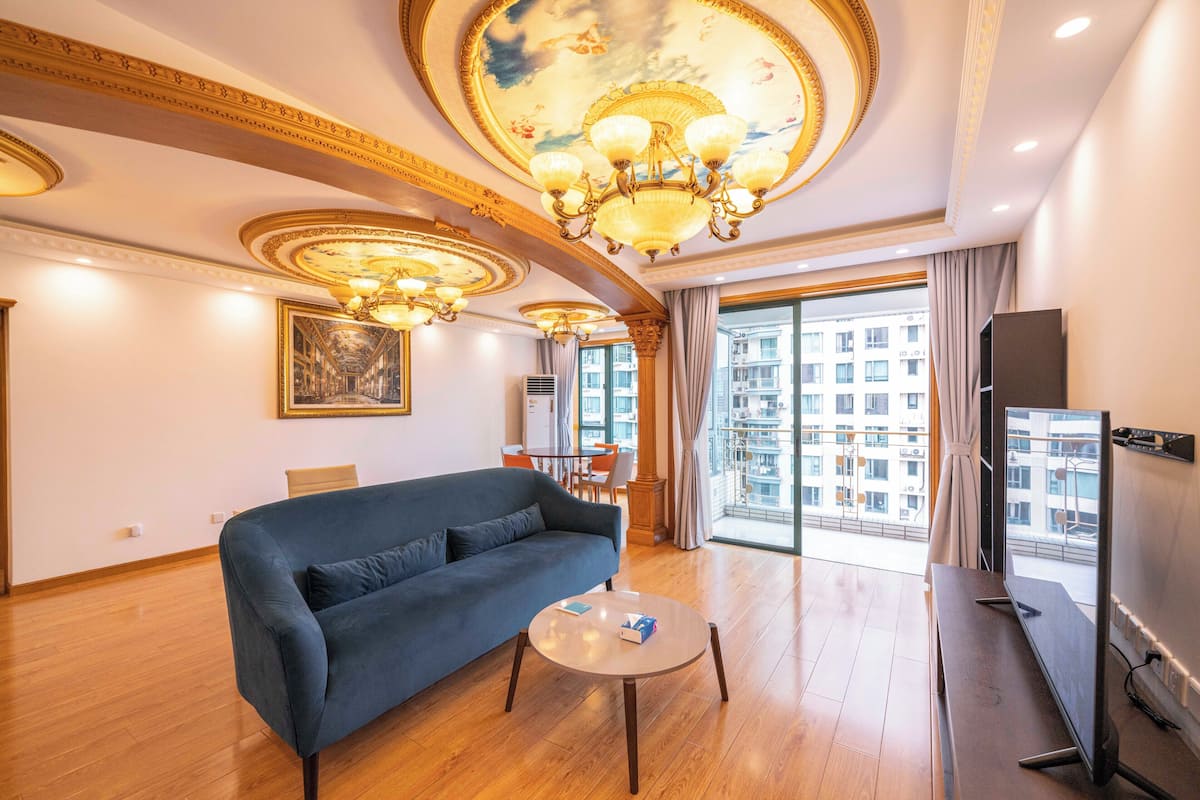 Superior Apartment, 1 Bedroom, Kitchen, City View | Living room