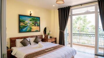 Desk, iron/ironing board, free WiFi