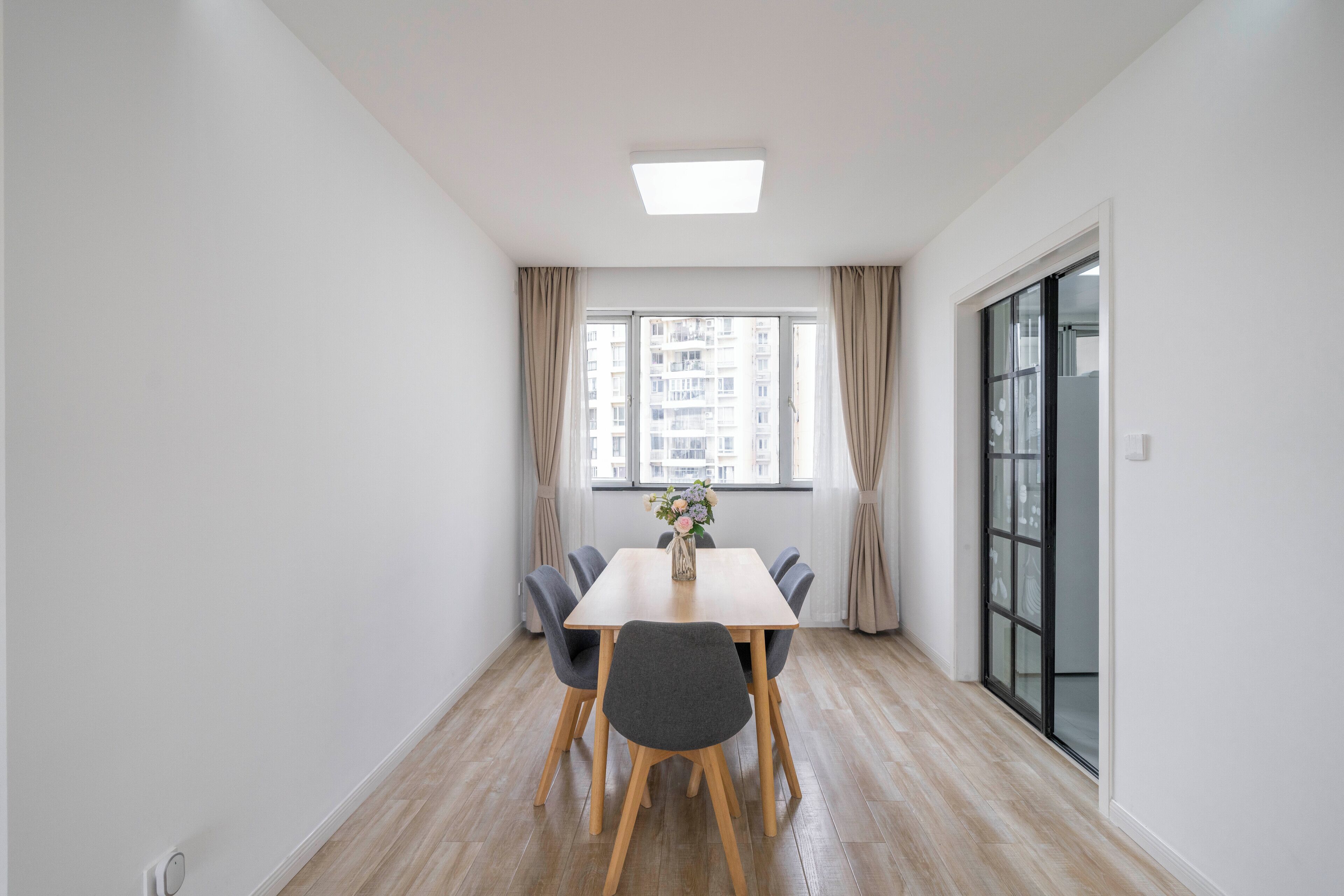 Superior Apartment, Balcony, City View | Living room