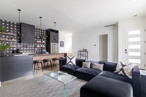 TV, fireplace, stereo