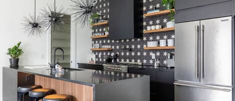 Fridge, microwave, oven, stovetop