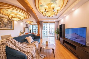 Superior-Apartment, 1 Schlafzimmer, Küche, Stadtblick | Wohnzimmer