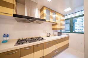 Superior-Apartment, 1 Schlafzimmer, Küche, Stadtblick | Eigene Kochnische