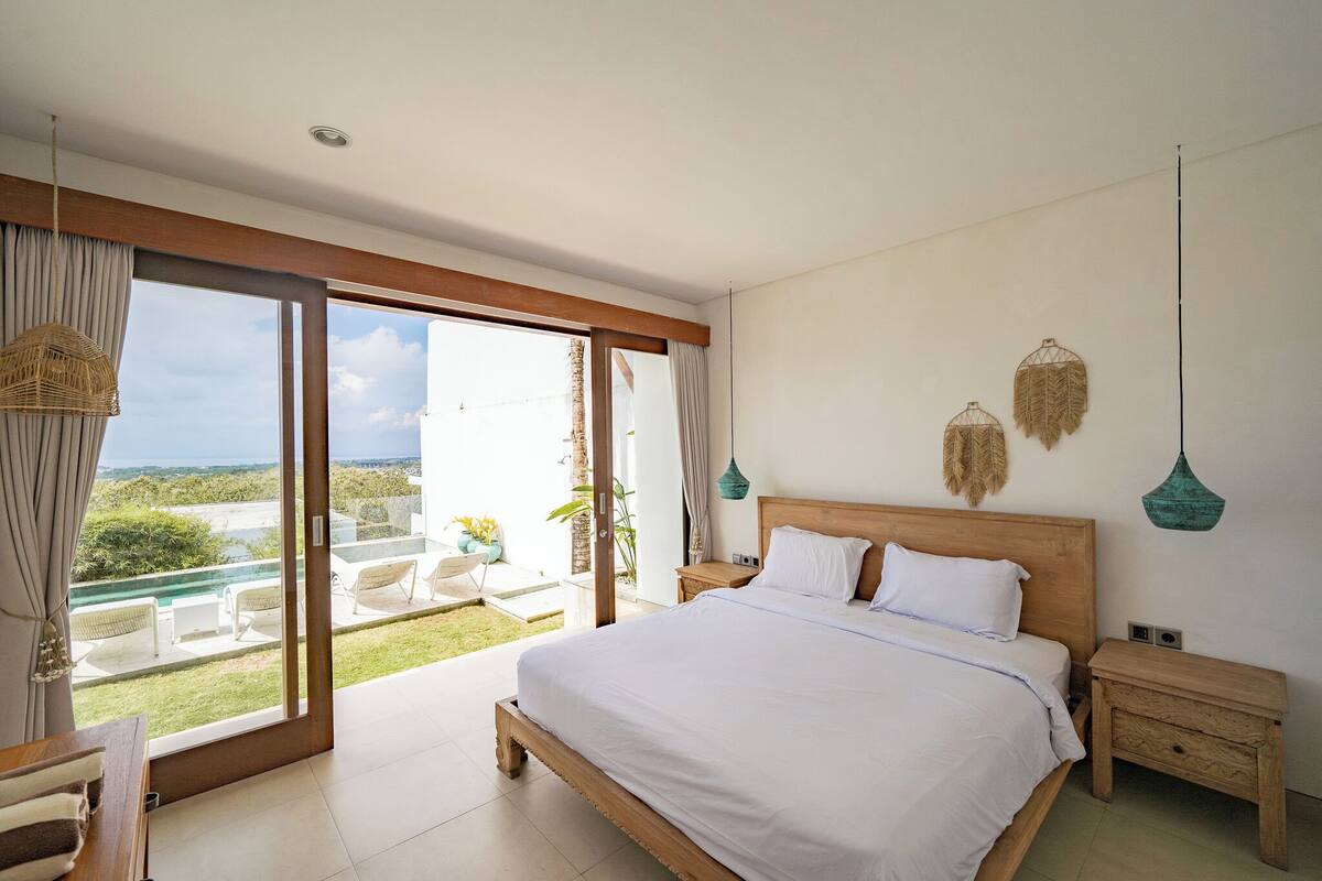 Habitación Confort doble, vistas al mar | Escritorio y espacio para trabajar con un portátil