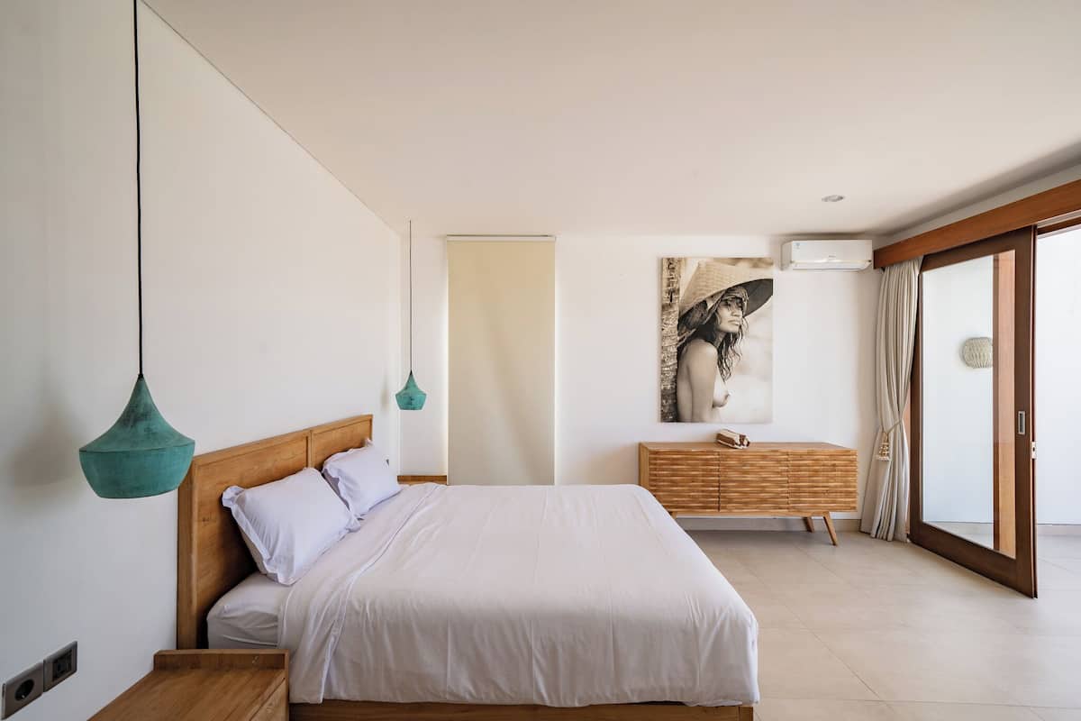 Habitación Confort doble, balcón, vistas al mar | Escritorio y espacio para trabajar con un portátil