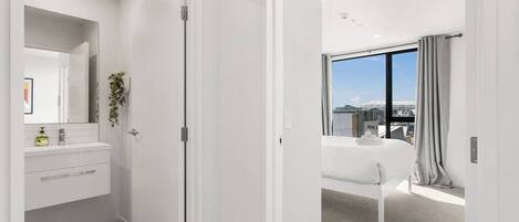 Desk, iron/ironing board, WiFi