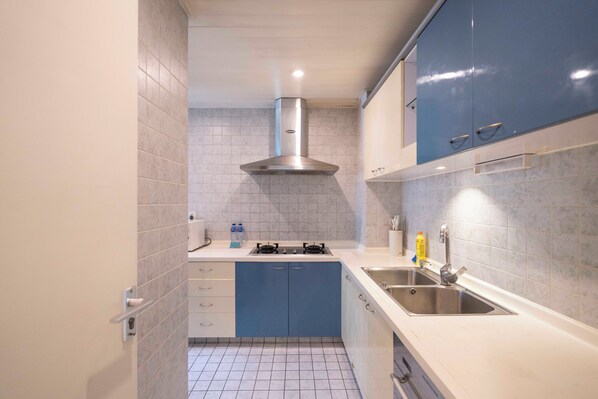 Departamento superior, 1 habitación, cocina, vista a la ciudad | Cocineta privada | Microondas