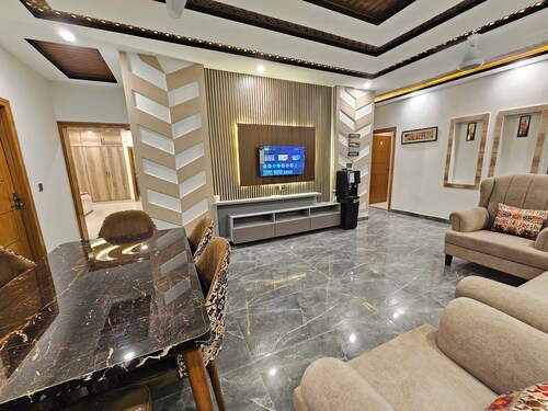 Stylish 5BHK ideal For Familes Entire Floor 7Beds Islamabad G15