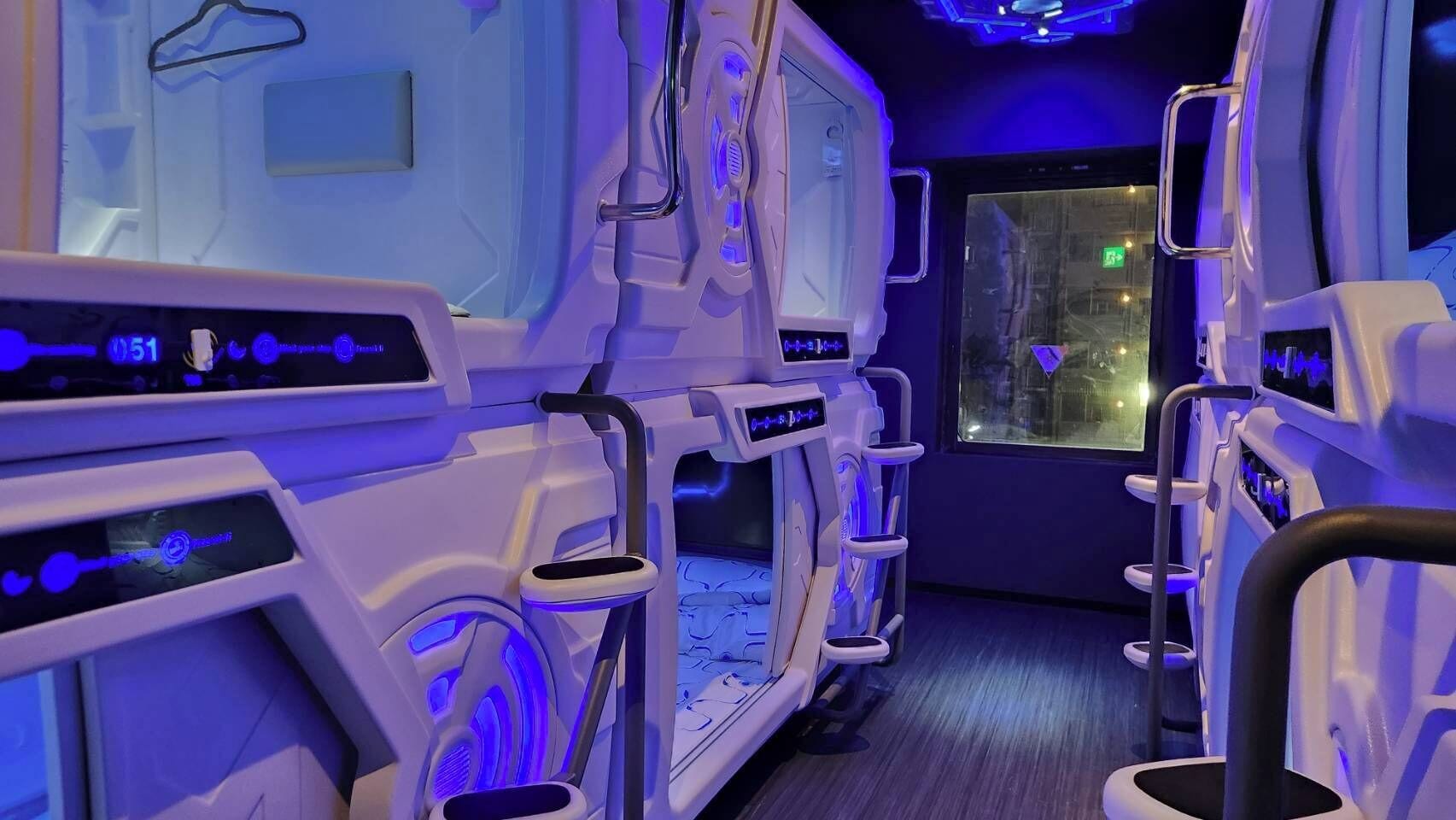 Cofres nos quartos, Wi-Fi de cortesia, roupa de cama