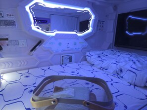 In-room safe, free WiFi, bed sheets - HOTEL GALAXY POD Honkwagoe (Kawagoe)