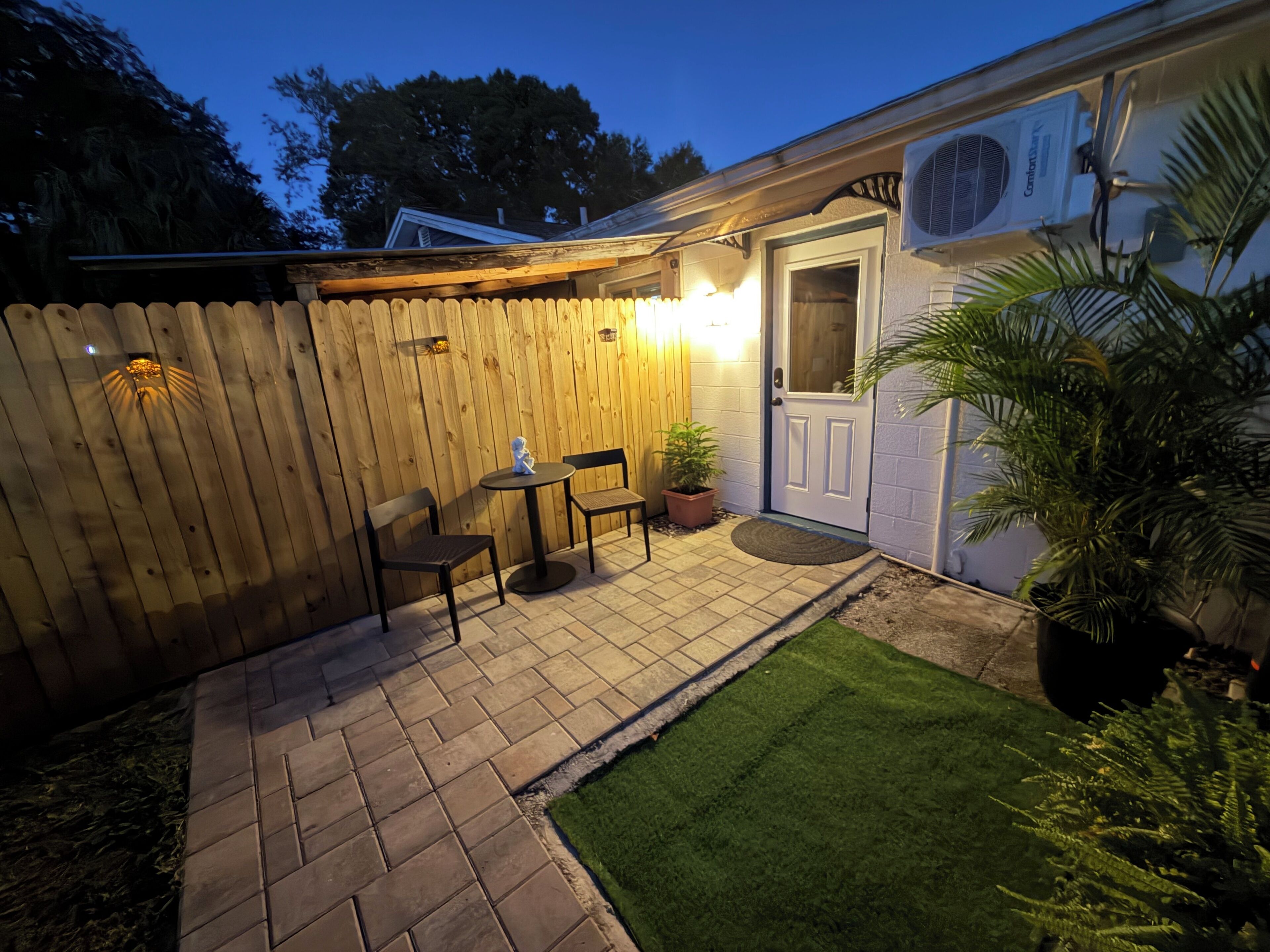 屋外ダイニングエリア