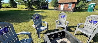 Dark Sky Cabin – Hunter's Paradise - Cozy Retreat with Wi-Fi & Fire Pit