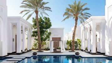 Kolam renang terbuka