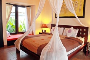 办公桌、免费 WiFi