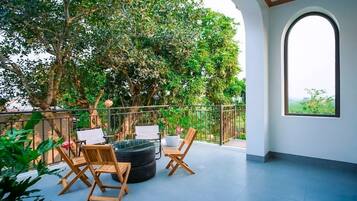 Family Quadruple Room, Garden View | Laptop workspace, soundproofing, free WiFi