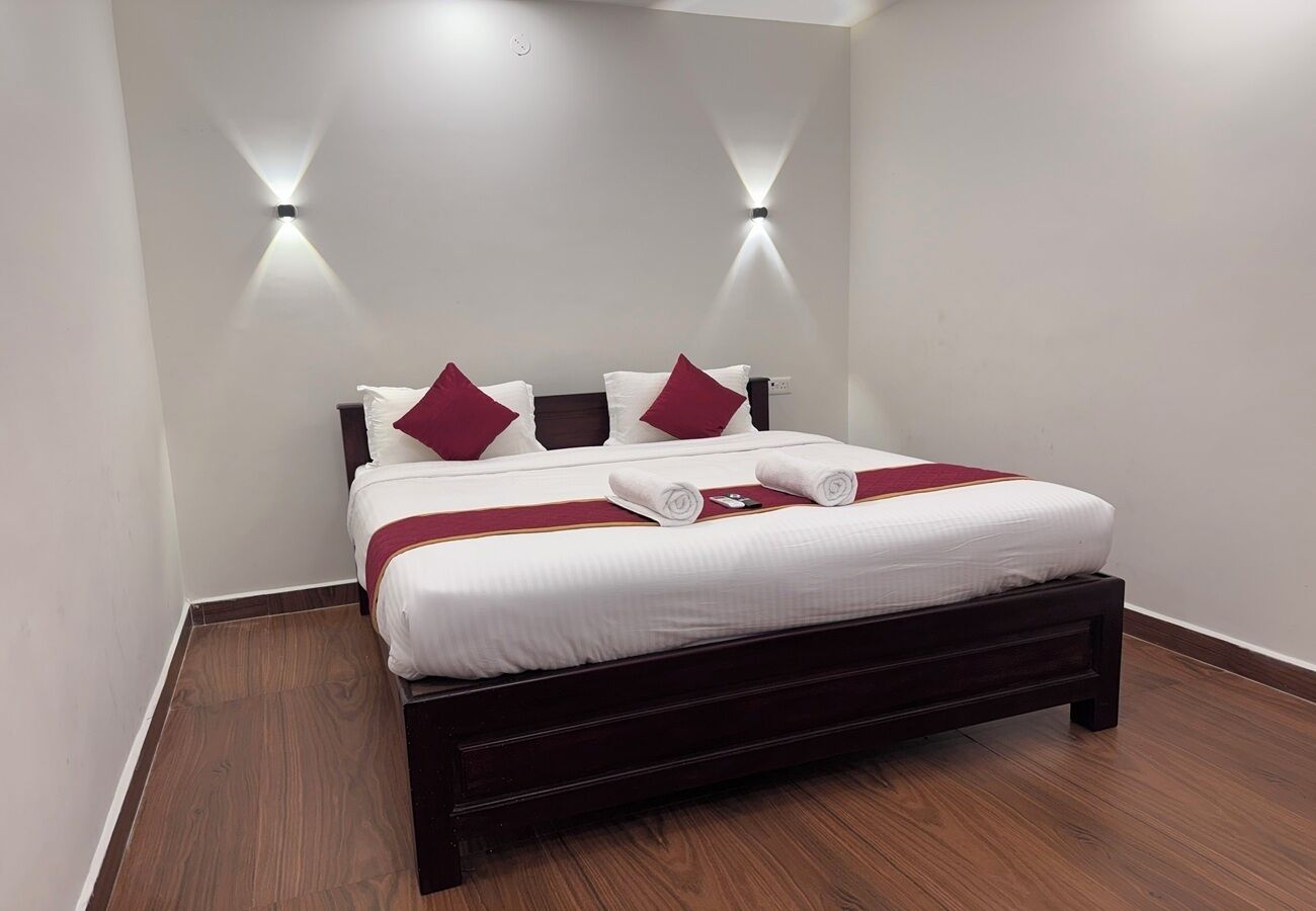 Deluxe Double Room | Free WiFi, bed sheets
