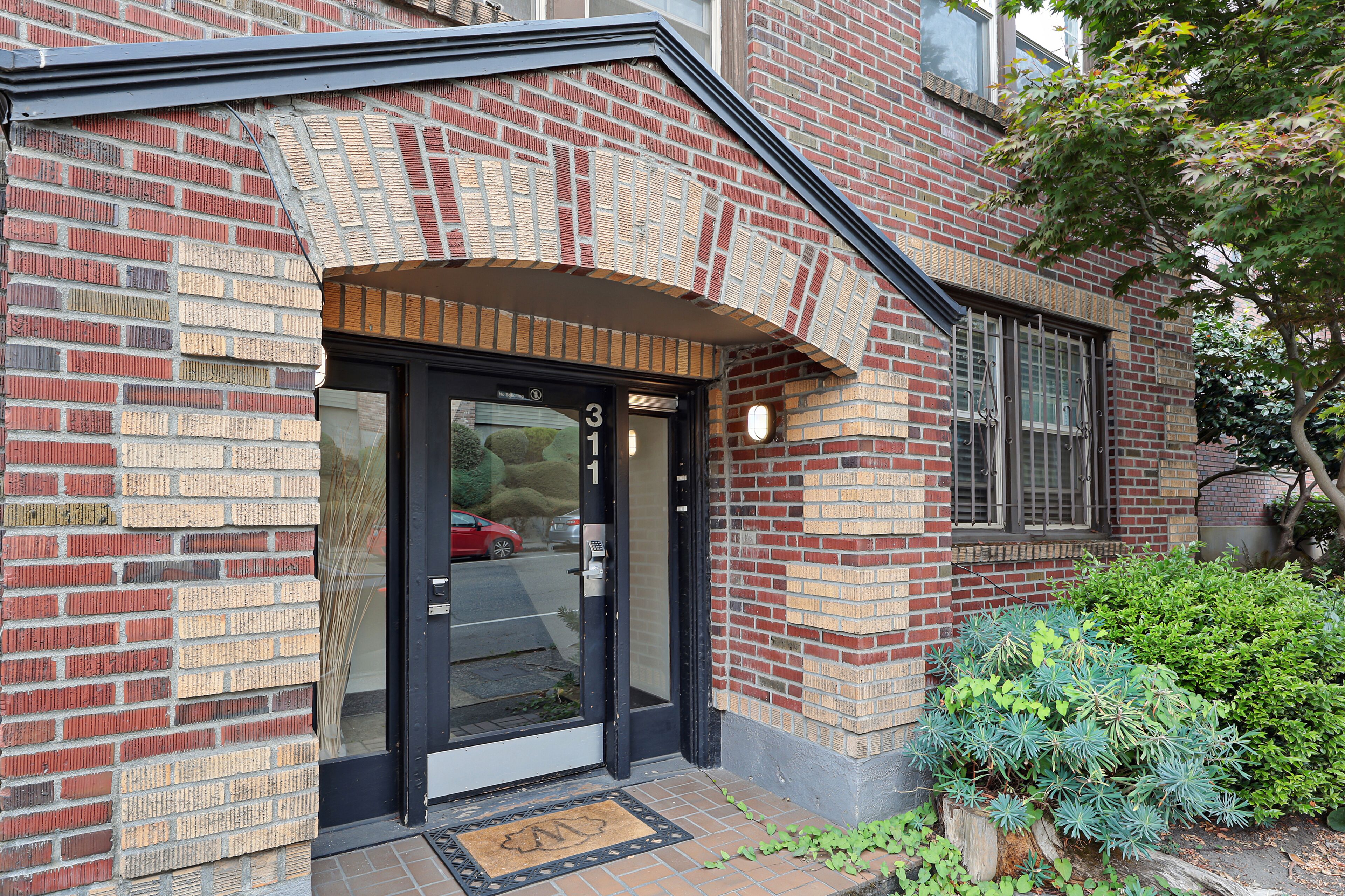 تفاصيل الفندق من الخارج