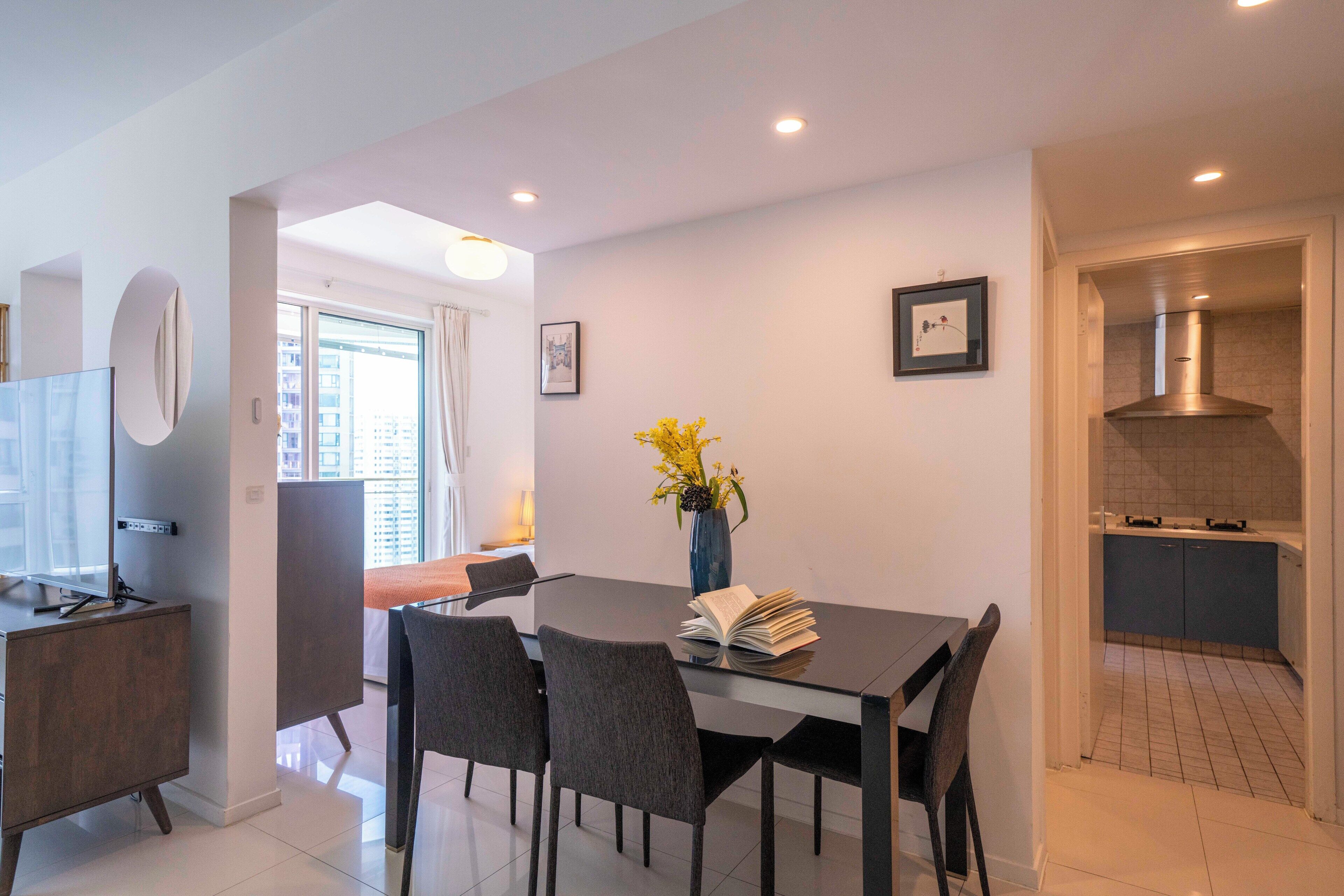 Apartment, 1 Bedroom, Kitchen, City View | Living room