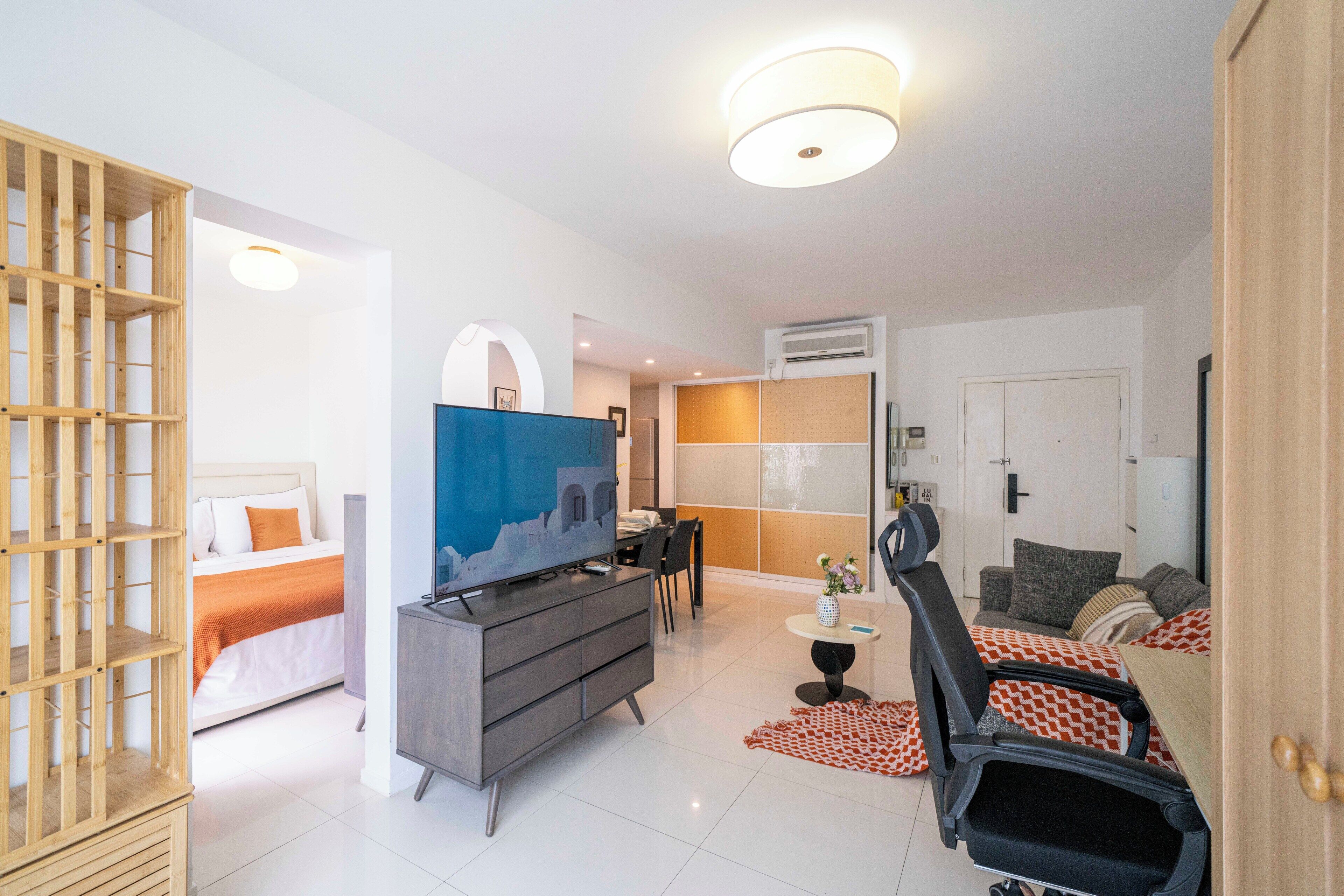 Apartment, 1 Bedroom, Kitchen, City View | Living room | Smart TV