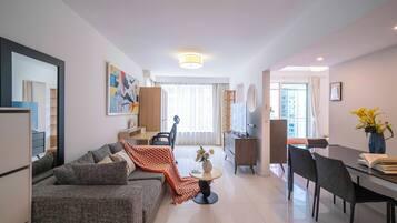 Apartment, 1 Bedroom, Kitchen, City View | Living room | Smart TV