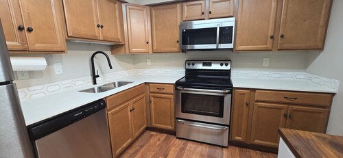 Downtown Chanhassen Townhome - 3 bedrooms