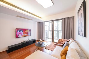Superior Apartment, 2 Bedrooms, City View | Living room