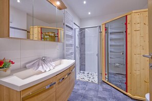 Apartment | Bathroom