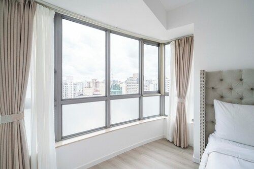 Tyms Spacious 3BR 2BA APT  Laishi Di