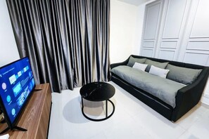 Living area - Kozi Square Connecting Room Free Wi-fi & Carpark (Kuching)