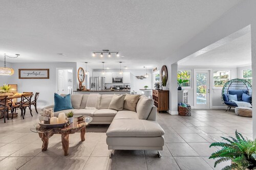 Updated! Heated Pool! Near Beach! Grill, Parking, Outdoor Oasis! ~ Rosemary's Hacienda