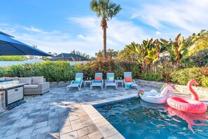 Unclassified image, 2 of 50, button