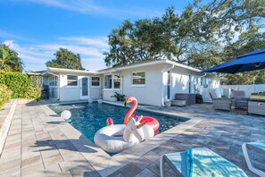 Et oppvarmet basseng