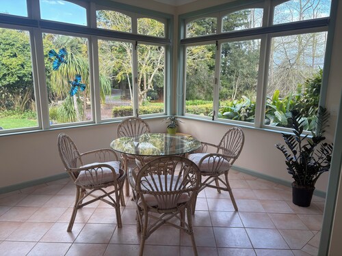 Escape to a peaceful, spacious retreat in Ōhaeawai and explore Northland!