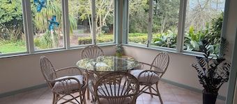 Escape to a peaceful, spacious retreat in Ōhaeawai and explore Northland!