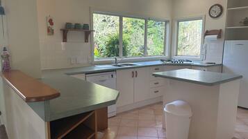 Mikrowelle, Ofen, Herdplatte, Geschirrspüler