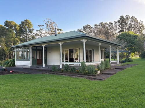 Escape to a peaceful, spacious retreat in Ōhaeawai and explore Northland!