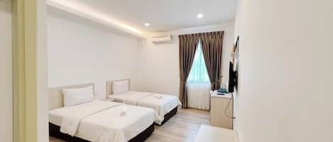 Deluxe Double or Twin Room, City View | Free WiFi