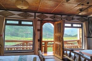 Exterior - O'Chau Meo Vac Homestay Ha Giang (Pa Vi)